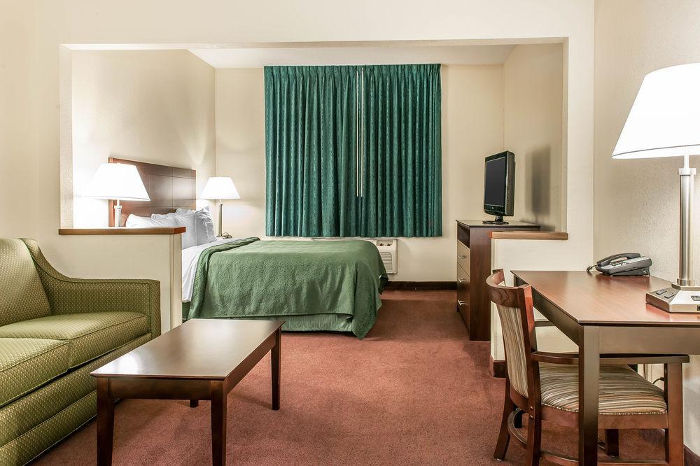 Quality Inn & Suites Danville Exteriör bild