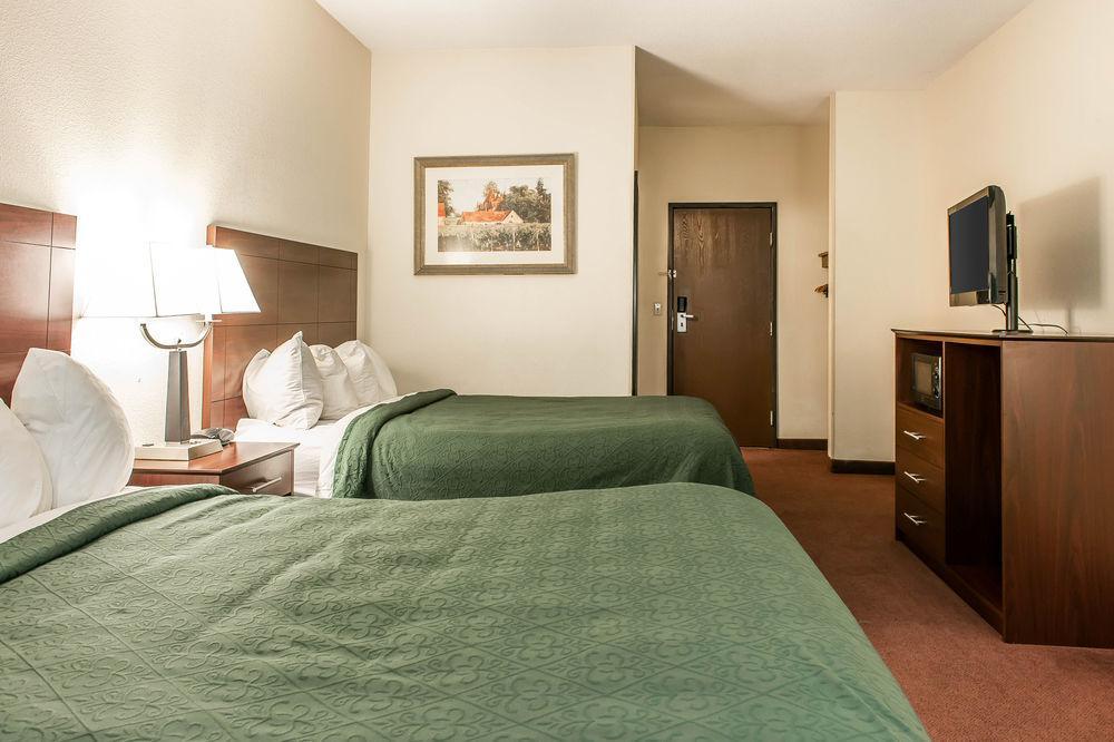 Quality Inn & Suites Danville Exteriör bild