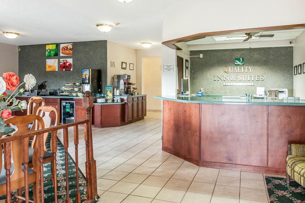 Quality Inn & Suites Danville Exteriör bild