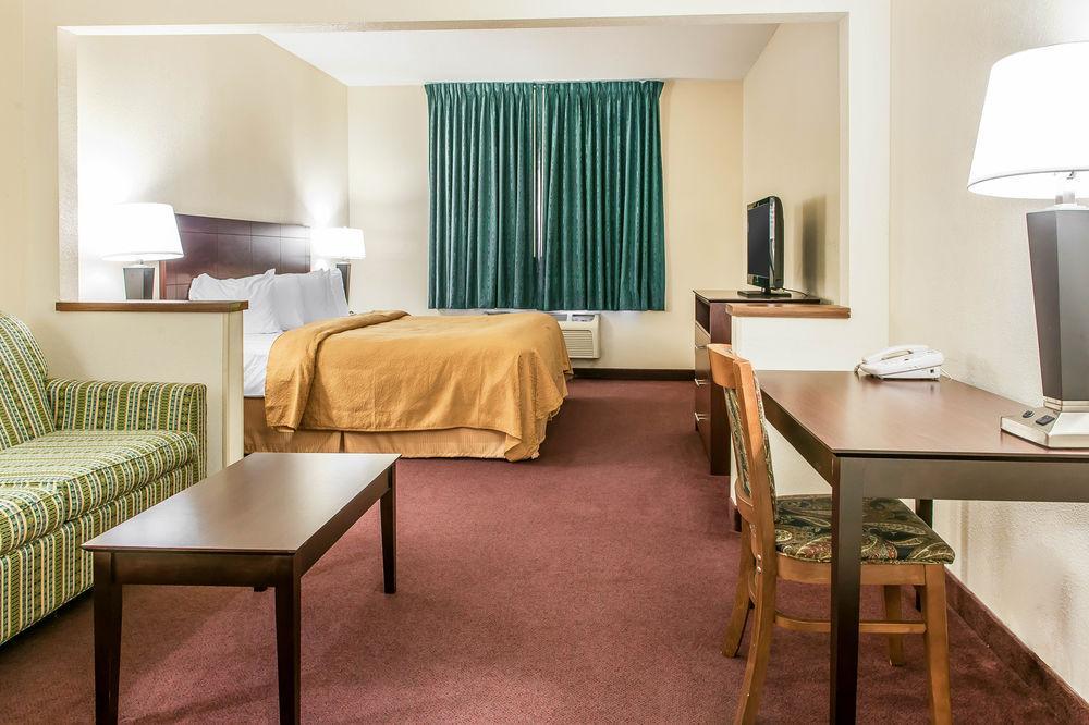 Quality Inn & Suites Danville Exteriör bild