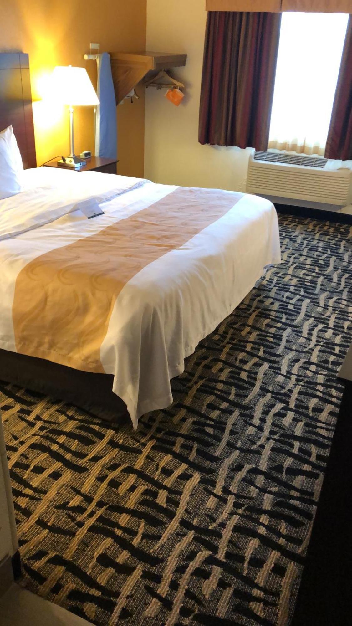 Quality Inn & Suites Danville Exteriör bild