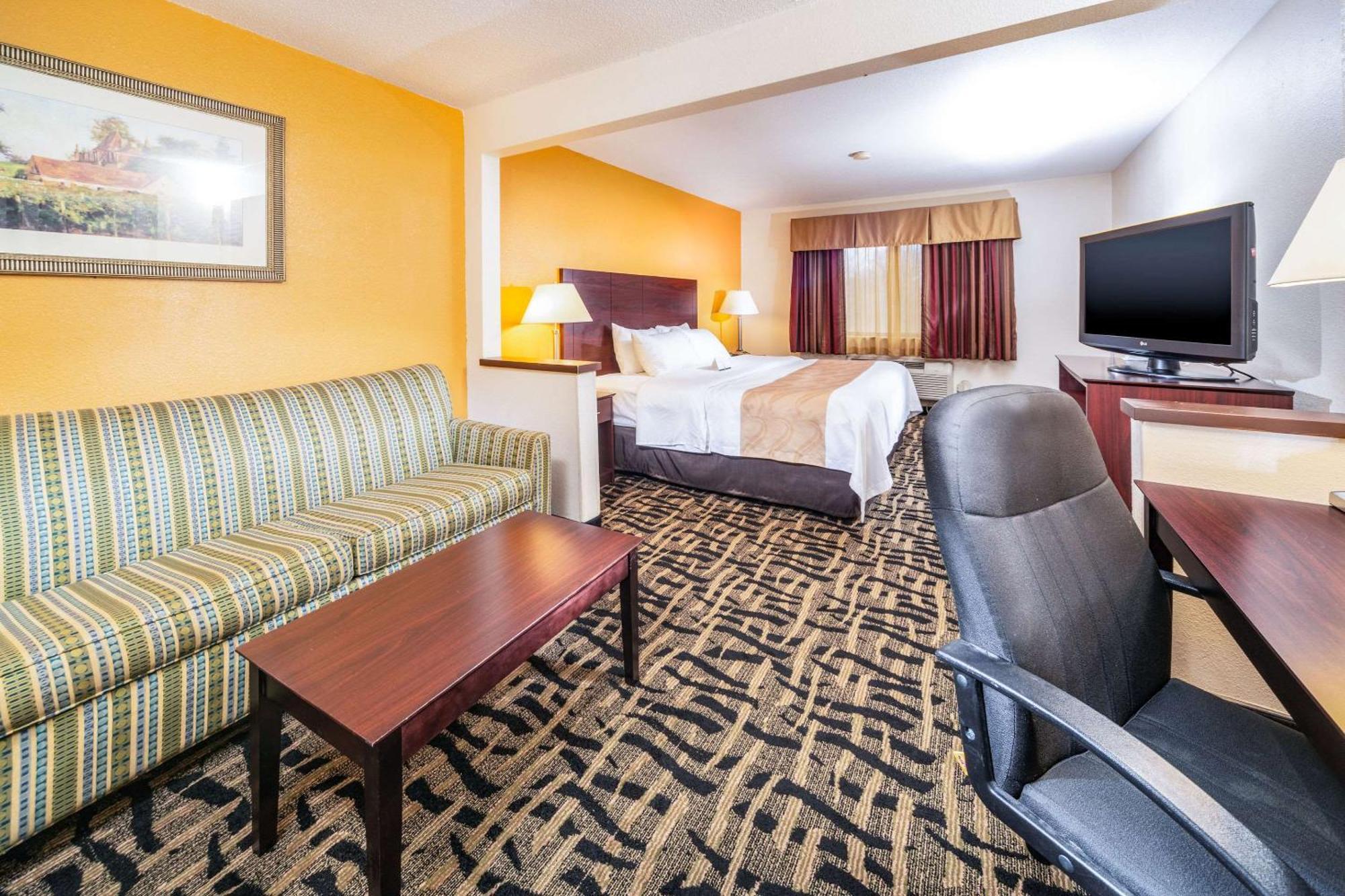 Quality Inn & Suites Danville Exteriör bild