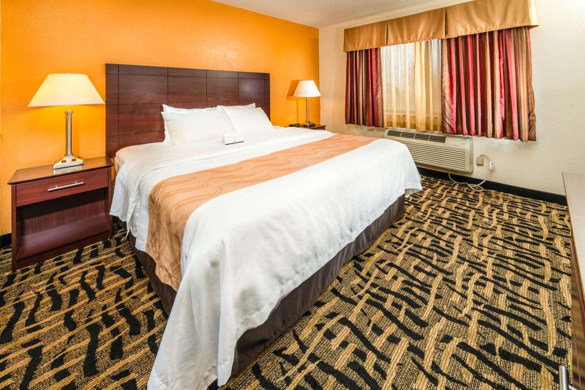 Quality Inn & Suites Danville Exteriör bild