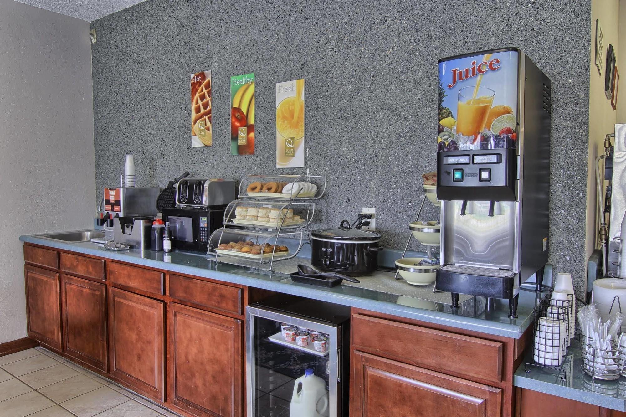 Quality Inn & Suites Danville Exteriör bild