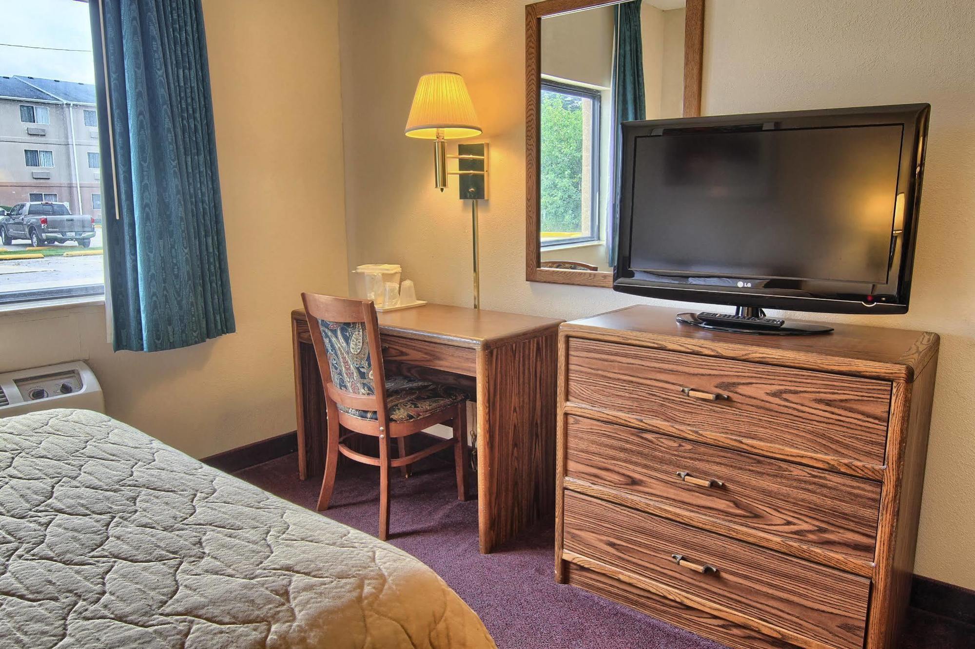 Quality Inn & Suites Danville Exteriör bild