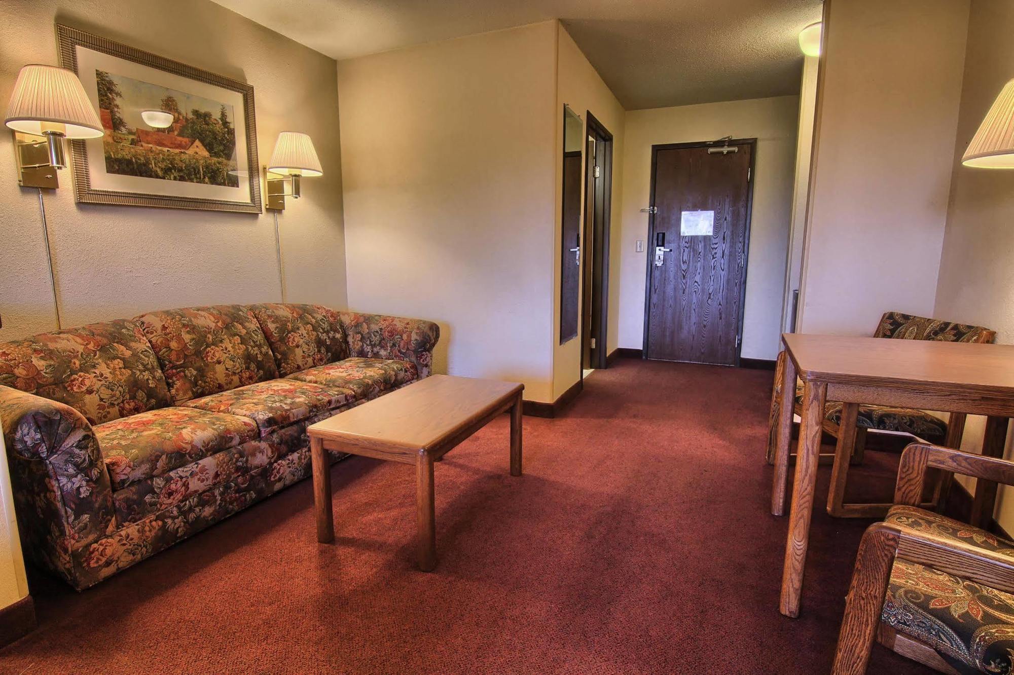 Quality Inn & Suites Danville Exteriör bild