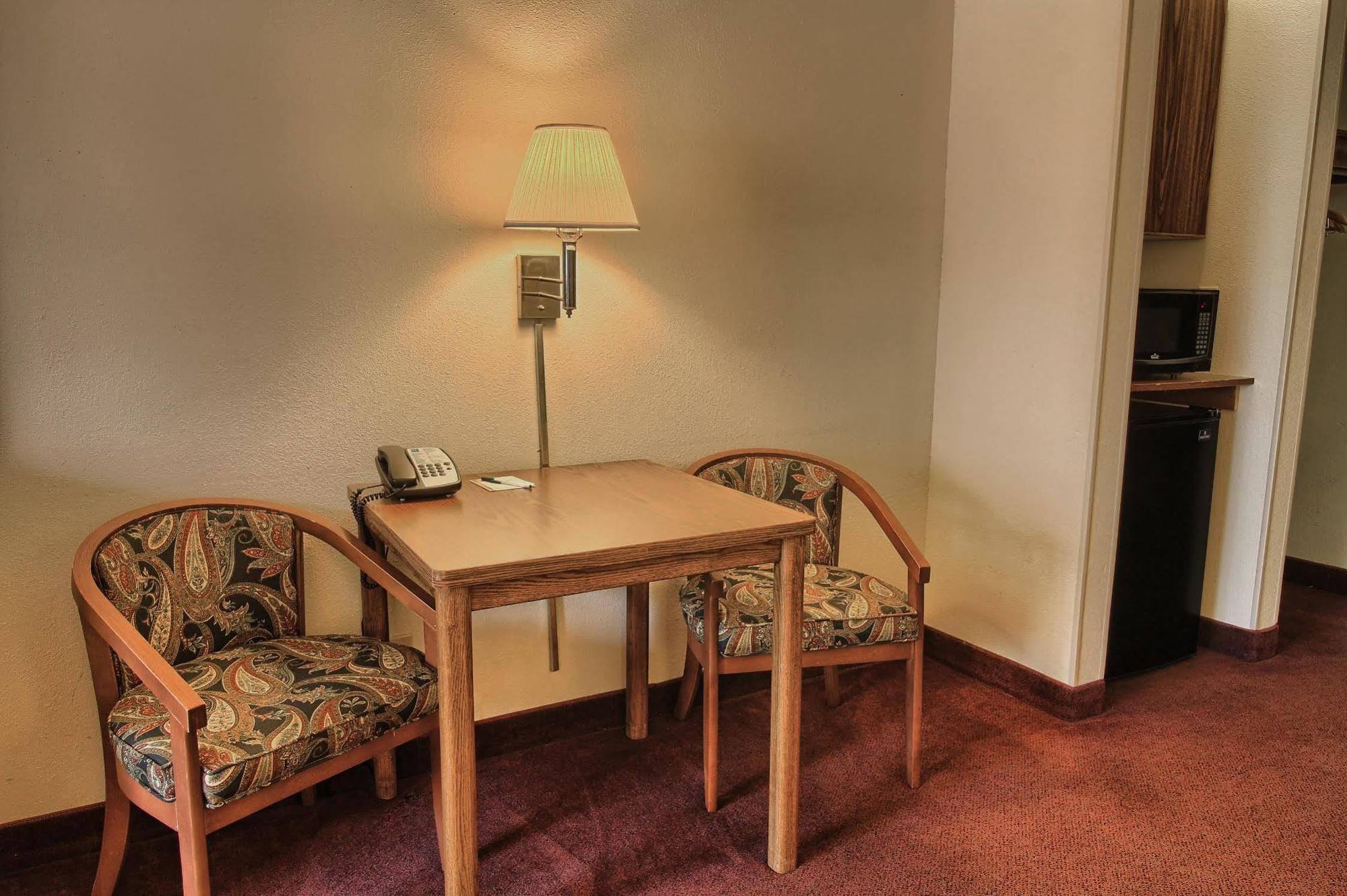 Quality Inn & Suites Danville Exteriör bild