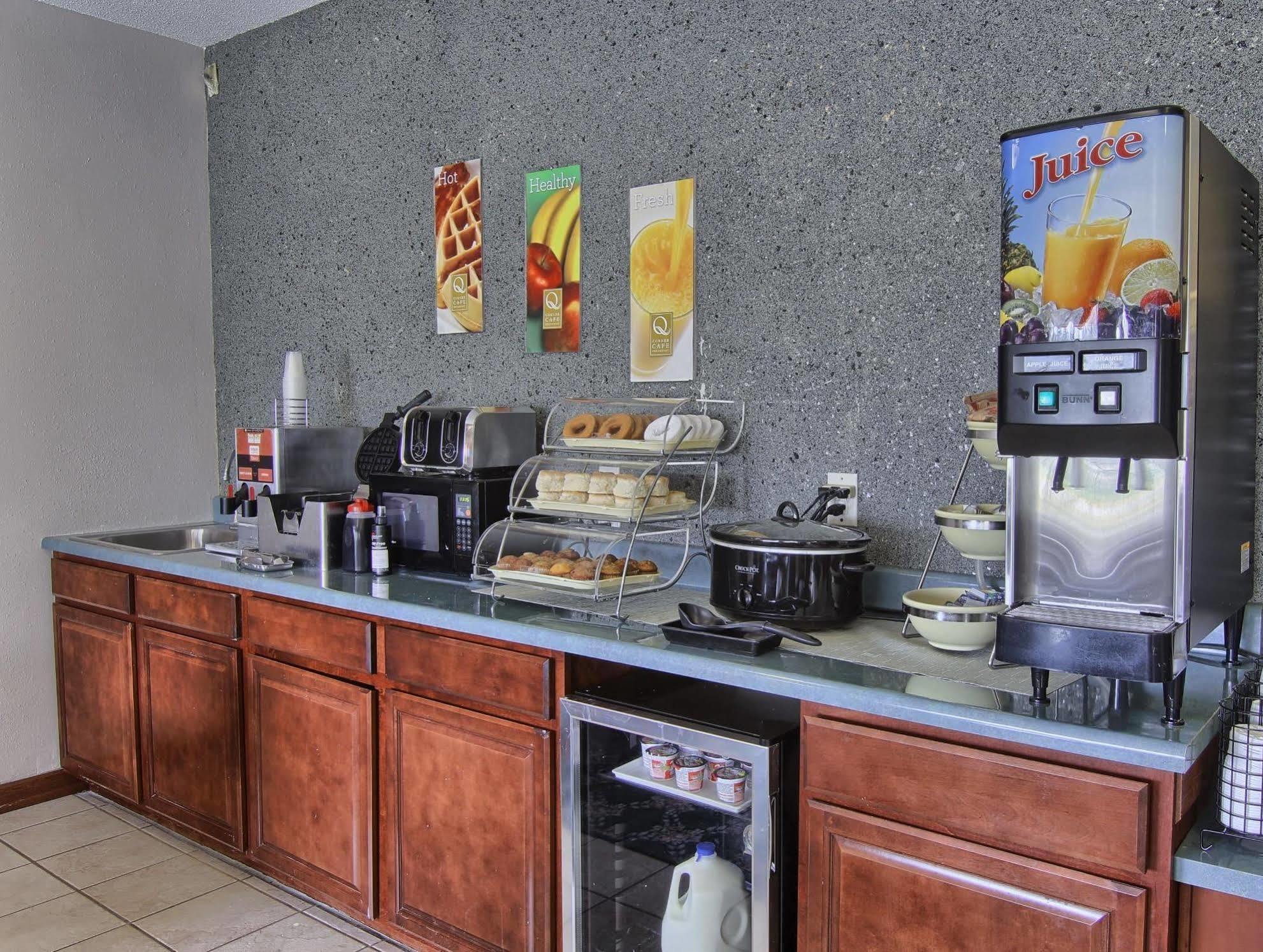 Quality Inn & Suites Danville Exteriör bild