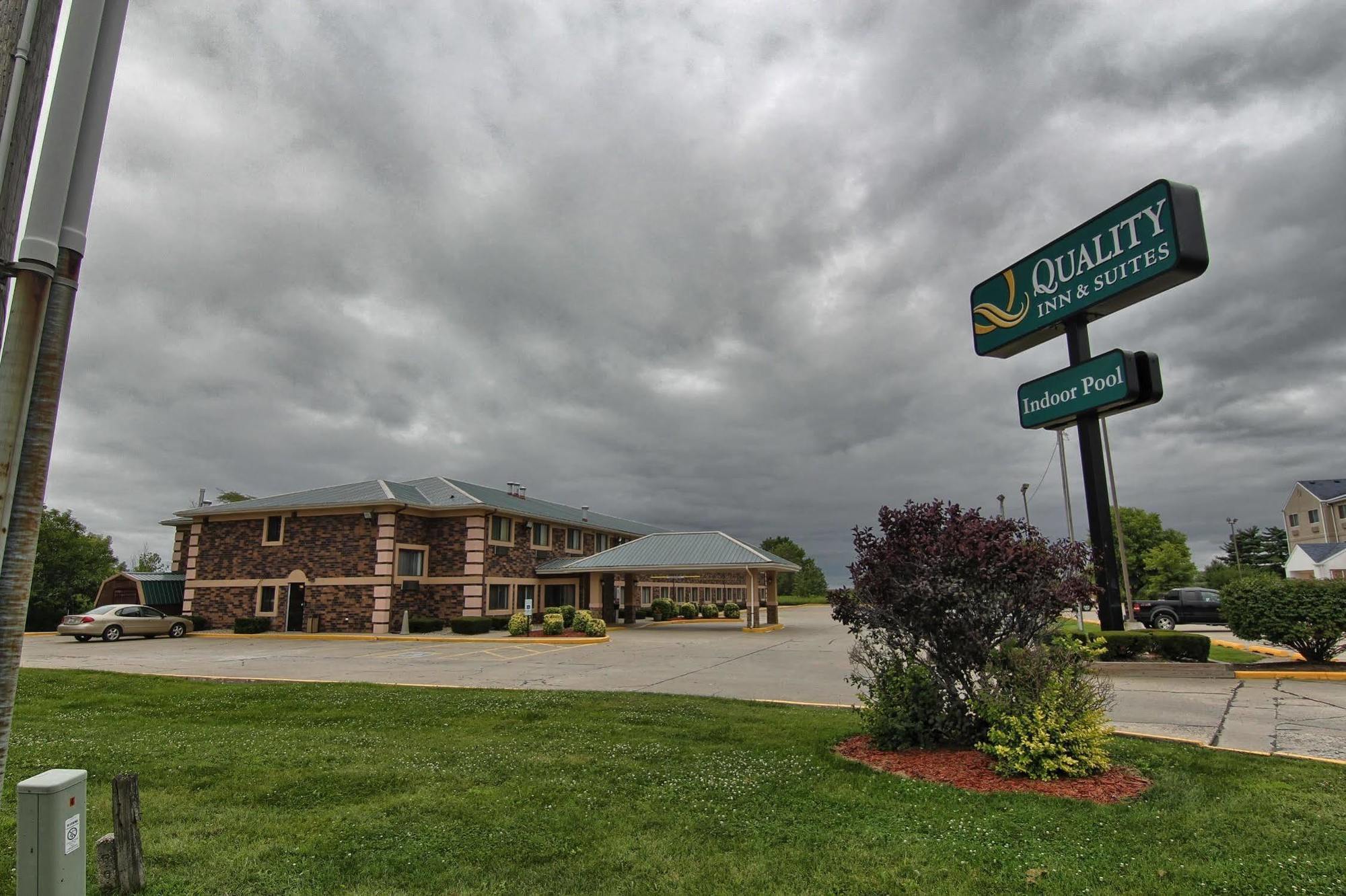 Quality Inn & Suites Danville Exteriör bild