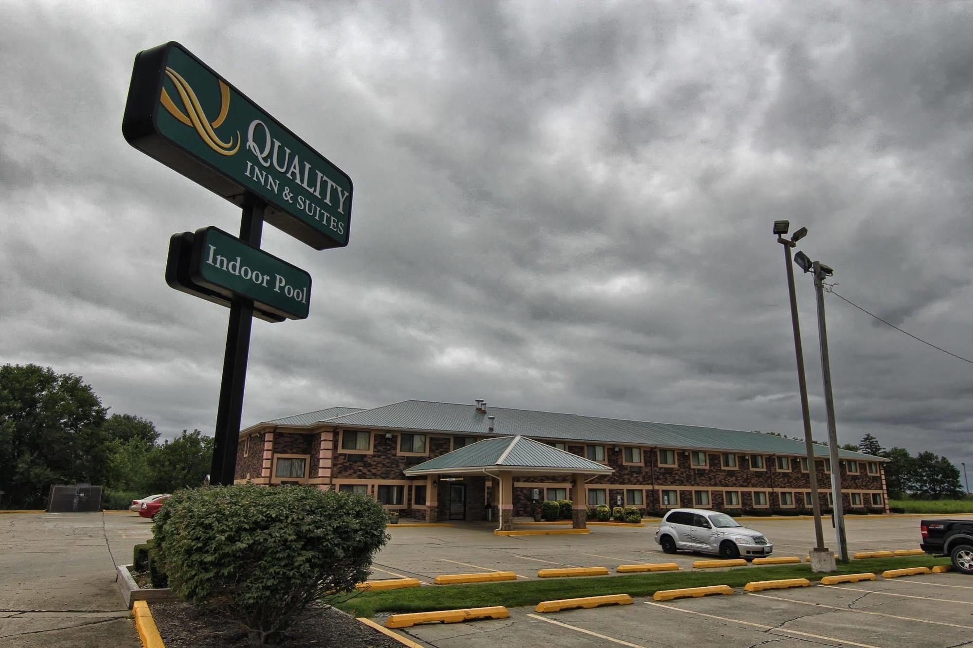 Quality Inn & Suites Danville Exteriör bild